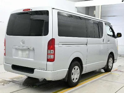 TOYOTA REGIUS VAN