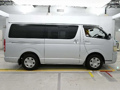 TOYOTA REGIUS VAN