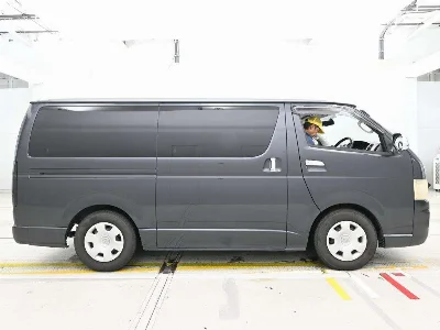 TOYOTA REGIUS VAN