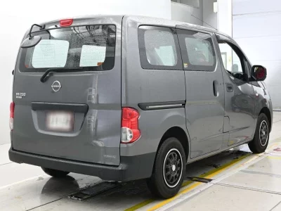 NISSAN NV200