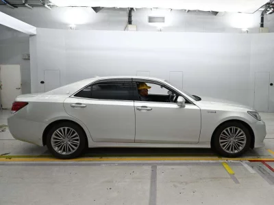 Статистика аукционов Toyota CROWN HYBRID