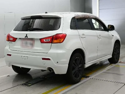 MITSUBISHI RVR