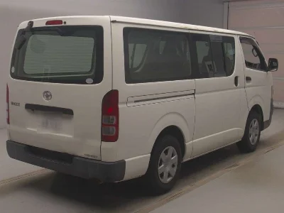 TOYOTA HIACE VAN