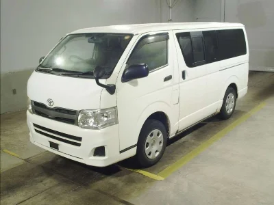 TOYOTA HIACE VAN