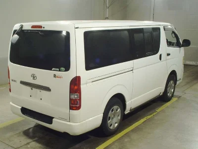TOYOTA HIACE VAN