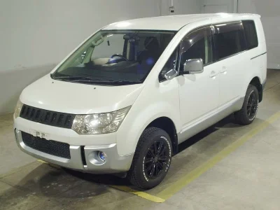 MITSUBISHI DELICA D5