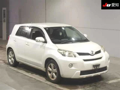 TOYOTA IST