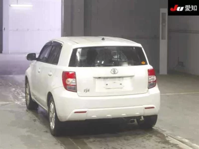TOYOTA IST