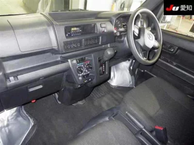 TOYOTA PIXIS VAN