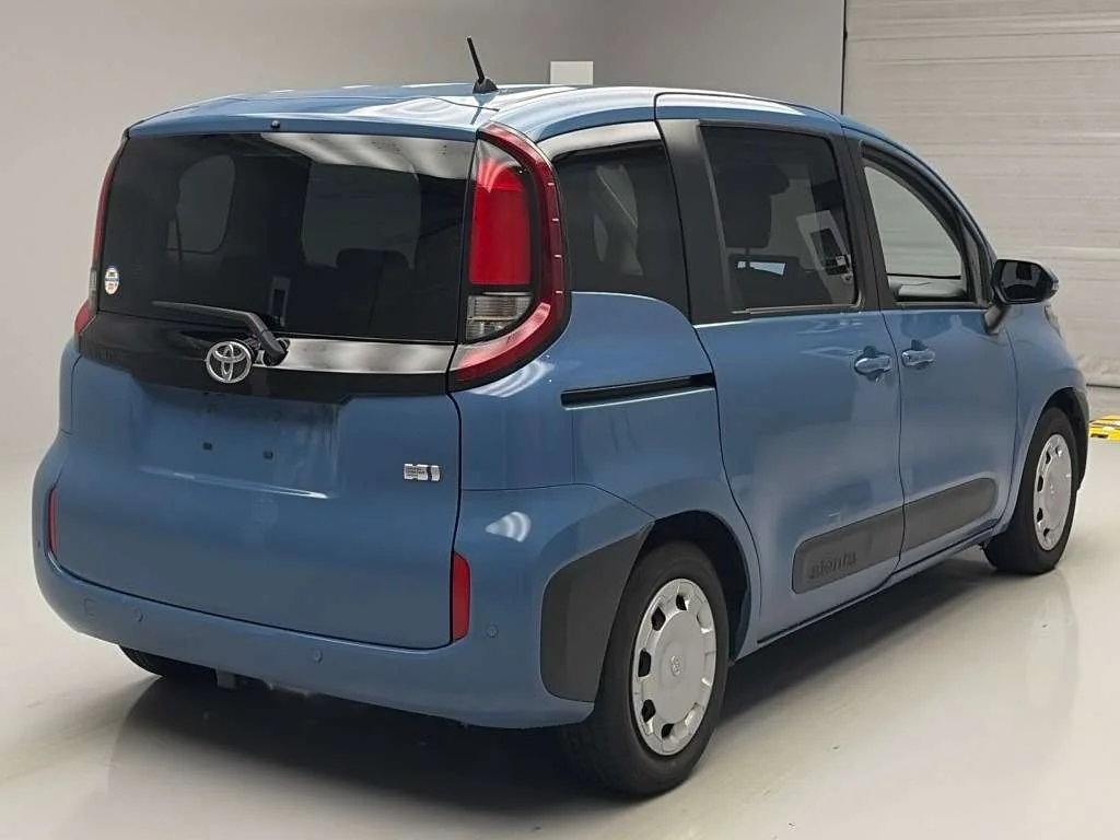 Toyota Sienta  с аукциона в Японии