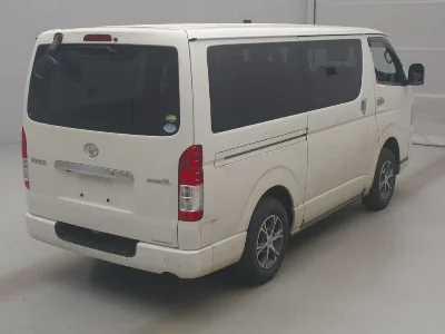 TOYOTA HIACE VAN