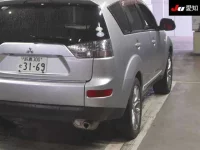 Цена авто Mitsubishi Outlander с аукционов Японии, номер кузова CW5W, пробег 239 000, оценка 2