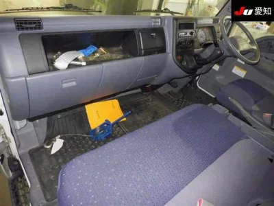 MITSUBISHI CANTER