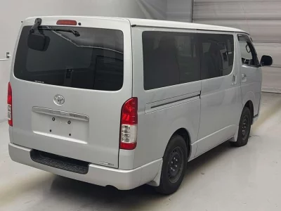 TOYOTA REGIUS VAN