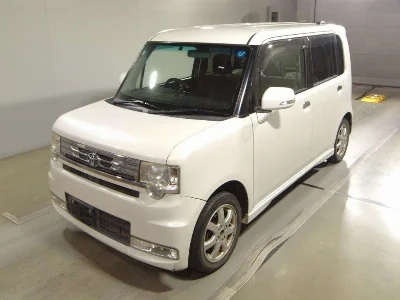 TOYOTA PIXIS SPACE