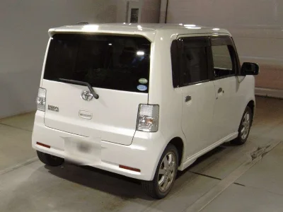 TOYOTA PIXIS SPACE