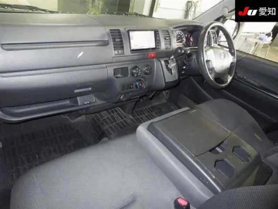 TOYOTA REGIUS VAN
