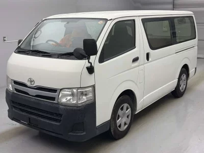 TOYOTA REGIUS VAN