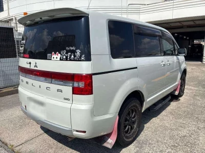 MITSUBISHI DELICA D5