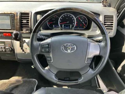 TOYOTA REGIUS VAN