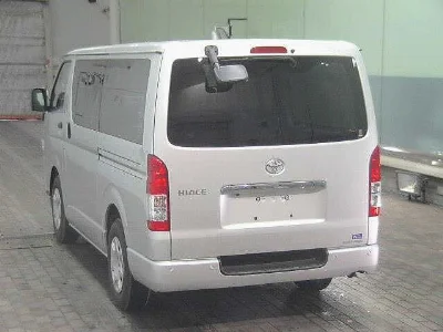 TOYOTA HIACE VAN