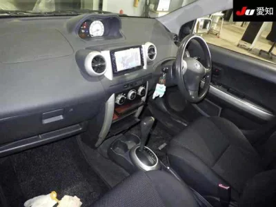 TOYOTA IST