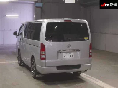 TOYOTA HIACE VAN