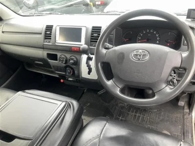 TOYOTA REGIUS VAN