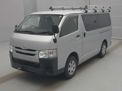 TOYOTA REGIUS VAN