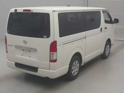 TOYOTA REGIUS VAN