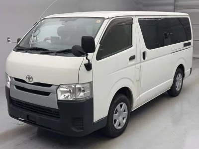 TOYOTA REGIUS VAN