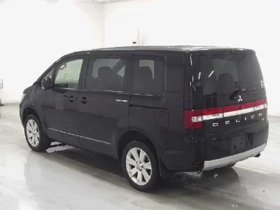 MITSUBISHI DELICA D5