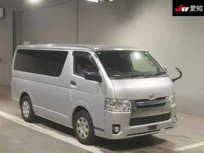 TOYOTA HIACE VAN