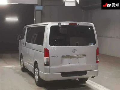 TOYOTA HIACE VAN