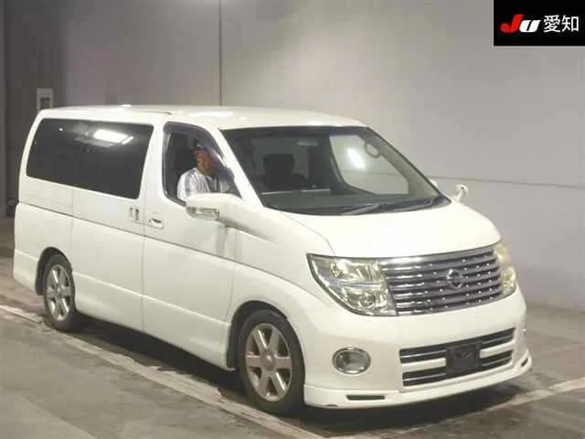 Nissan Elgrand  с аукциона в Японии