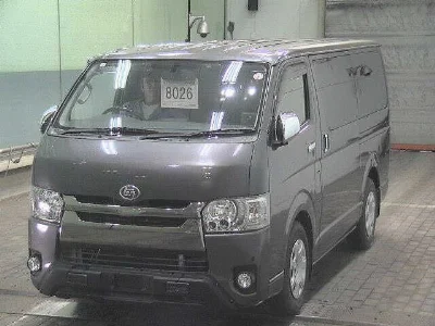 TOYOTA HIACE VAN