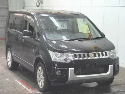 MITSUBISHI DELICA D5