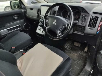 MITSUBISHI DELICA D5