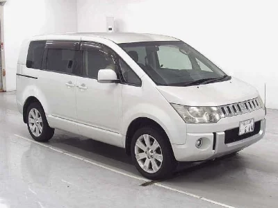 MITSUBISHI DELICA D5