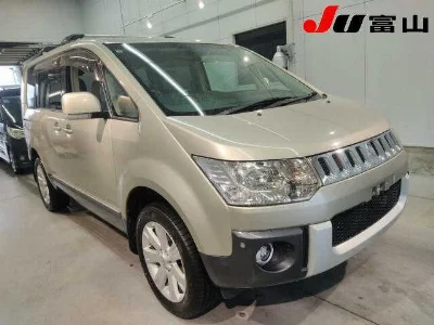 MITSUBISHI DELICA D5