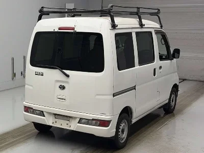 TOYOTA PIXIS VAN