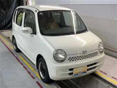 DAIHATSU MOVE LATTE