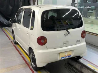DAIHATSU MOVE LATTE