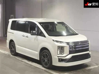 MITSUBISHI DELICA D5