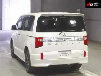 MITSUBISHI DELICA D5