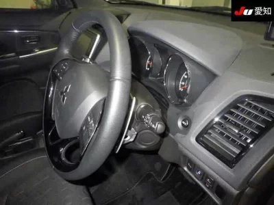 MITSUBISHI RVR