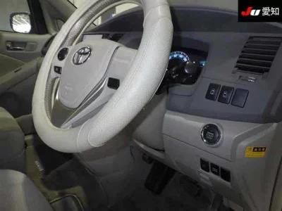 TOYOTA ISIS