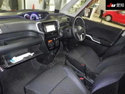 MITSUBISHI DELICA D2