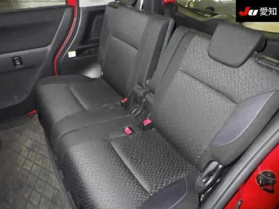 MITSUBISHI DELICA D2