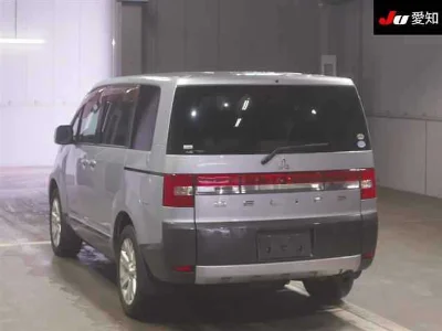 MITSUBISHI DELICA D5